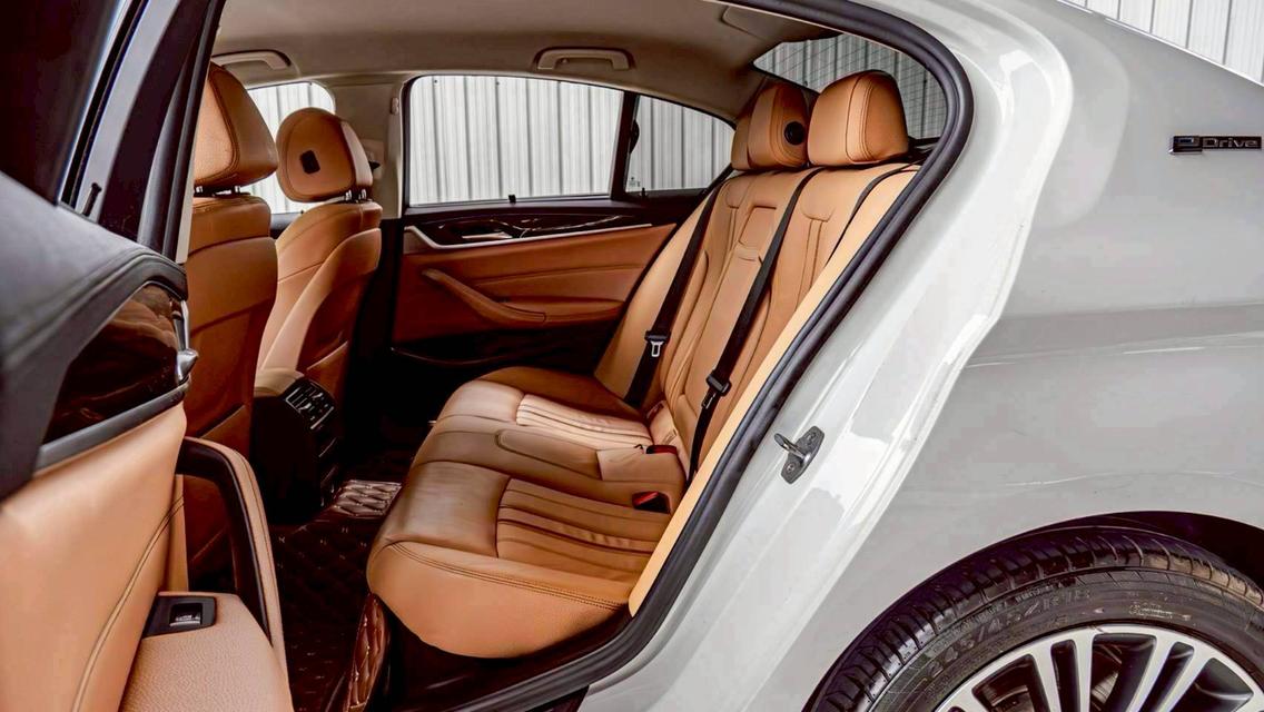 BMW 530e 2.0Highlune ปี19 รูปที่ 13