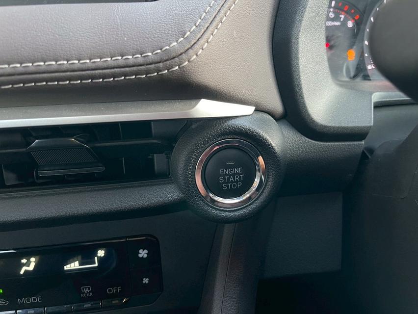 Toyota Yaris Ativ 1.2Sport ปี24 9