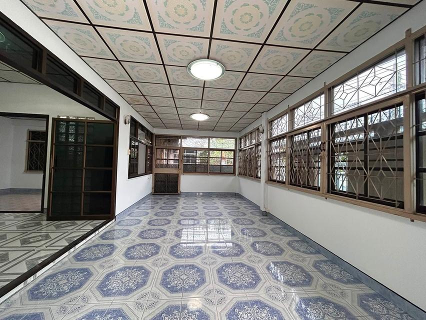 ให้เช่าบ้านลาดพร้าว ถนนโชคชัย4 ใกล้โรงบาลเปาโล บ้านตกแต่งใหม่ 3นอน 2น้ำ 2ที่จอดรถ จดทะเบียนบริษัทได้ 2