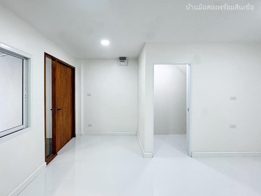 หมู่บ้าน 84 แมนชั่น ประดิษฐ์มนูธรรม 3 6