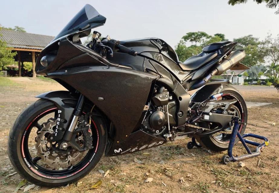 Yamaha R1 ปี 2009 สีดำคาร์บอน แต่งซิ่งทั้งคัน 3