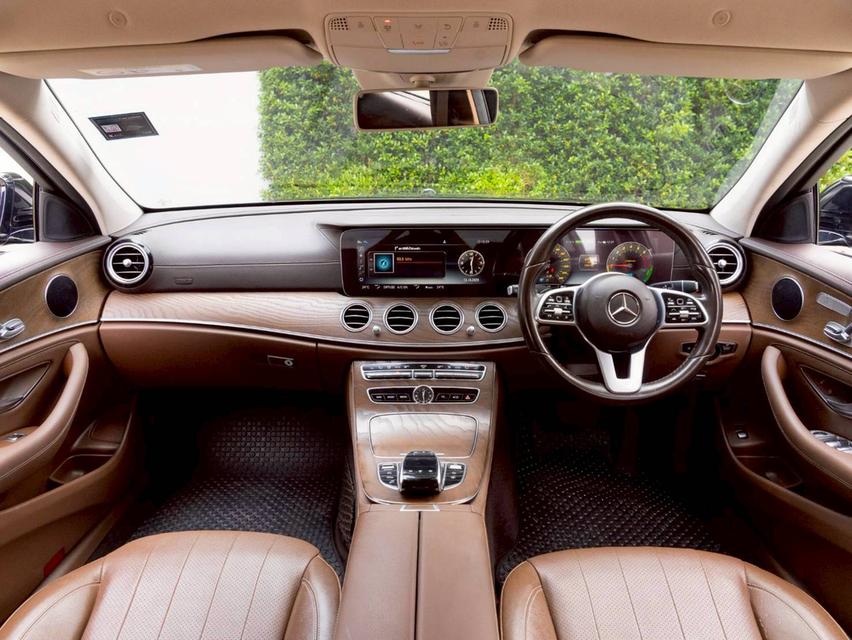 Mercedes Benz E300e Exclusive  ปีจด 2020 13