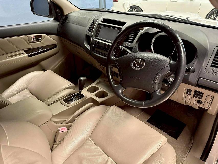 Toyota Fortuner 3.0 Aberto 4WD รุ่น 2 8