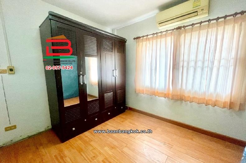 บ้านแฝด หมู่บ้าน เอ.ซี เฮ้าส์ 3 เนื้อที่ 36 ตร.ว (ตรงข้ามสถานีไฟฟ้าคูคตการไฟฟ้าส่วนภูมิภาค) ตำบลลาดสวาย อำเภอลำลูกกา ปทุมธานี 11