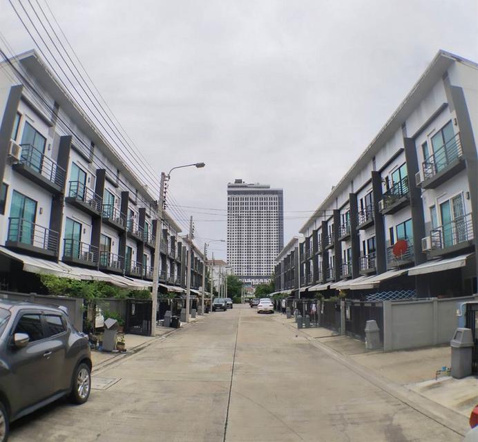 ขายต่ำกว่าตลาด ทาวน์โฮม 3 ชั้น โครงการ บ้านกลางเมือง สุขสวัสดิ์ 37 Baan Klang Muang Suksawat