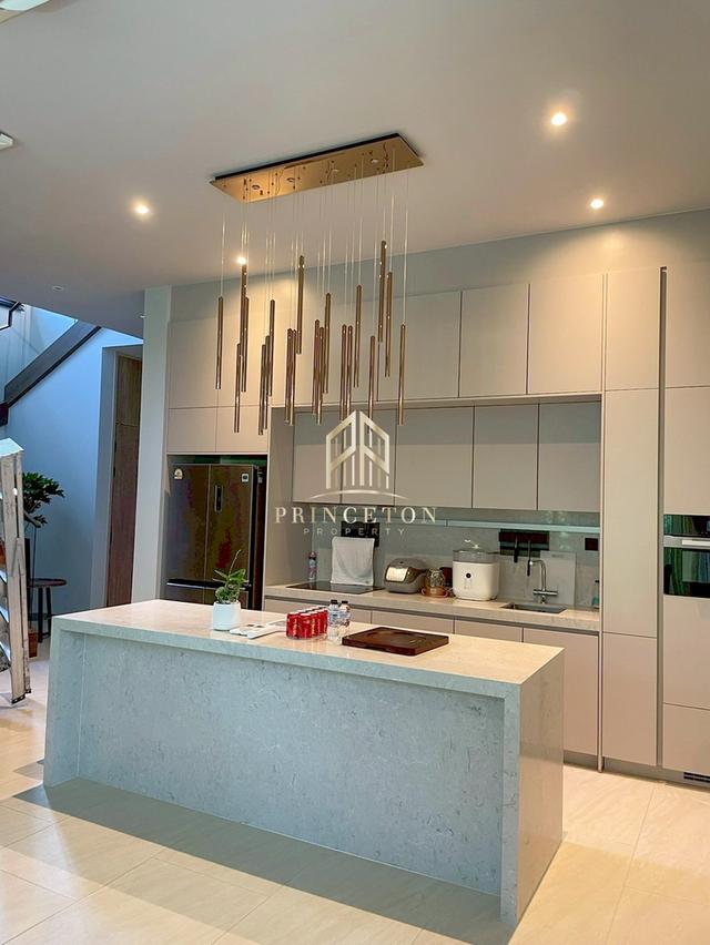 ขายหรือให้เช่าบ้านหรูระดับ SUPER LUXURY ศิรนินทร์ เรสซิเดนเซส ซอยพัฒนาการ 32  7
