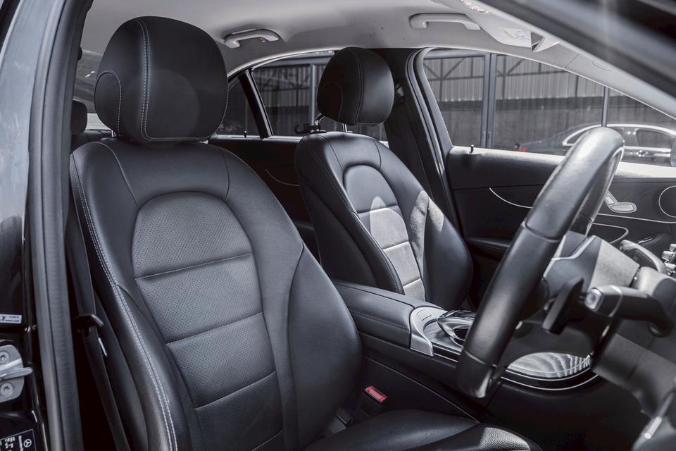 รหัสรถ 67GG517 #Mercedes #Benz #C300e Avantgarde MINORCHANGE แล้ว ปี 2020