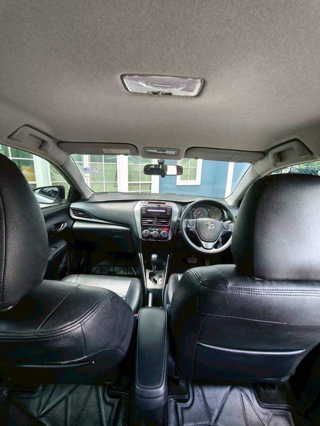 Toyota yaris ativ 1.2entry auto 12