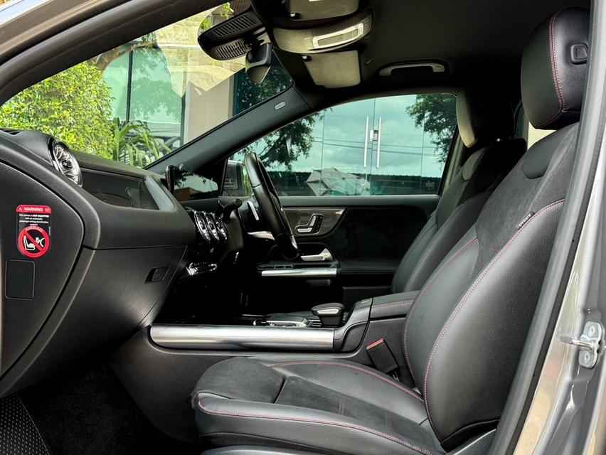 2024 BENZ GLA 200 AMG รถมือเดียวออกป้ายแดง เลขไมล์ 16,000 กม สภาพป้ายแดง รถไม่เคยมีอุบัติเหตุครับ 14