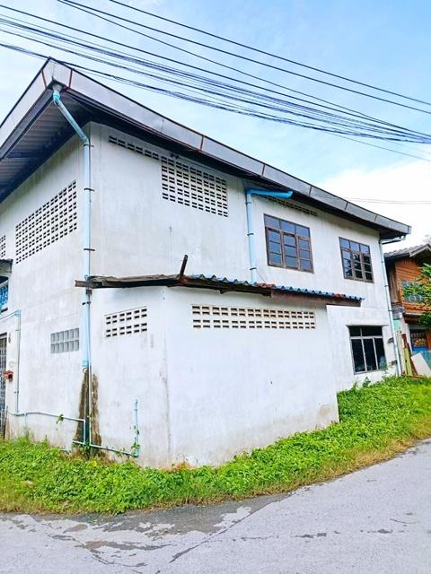 ตลาดบางบอน5 1.0 กม.ซีเจ มอร์ บางบอน5 800 ม.ให้เช่าโกดัง พร้อมบ้านอยู่อาศัย 2 นอน 2 น้ำ 60 ตร.วา. 240 ตร.ม. 2