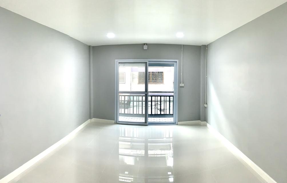 ขายตึกแถว 3 ชั้น ในซอยจรัญฯ 51 ติดรถไฟฟ้าบางยี่ขัน 12 เมตร พร้อมตกแต่งให้เรียบร้อย เอกสารพร้อมโอน 10
