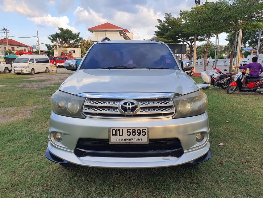 Toyota Fortuner ปี 2010 เครื่องเบนซิน 2.7 Auto 2