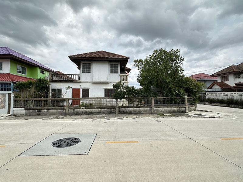 ขายบ้านพร้อมที่ดิน  หมู่บ้าน บ้านบัวทอง  ถนนเลียบคลองบางไผ่ 7