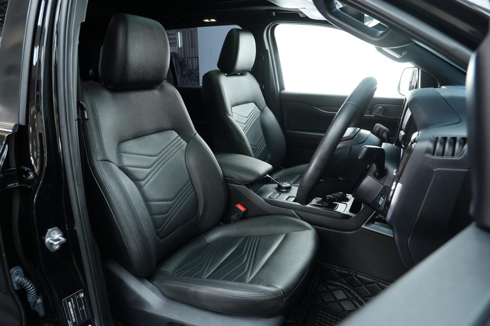 2023 FORD EVEREST 2.0 Bi-Turbo Titanium+ 4WD AT สีดำ ไมล์ 14823 กม. 12