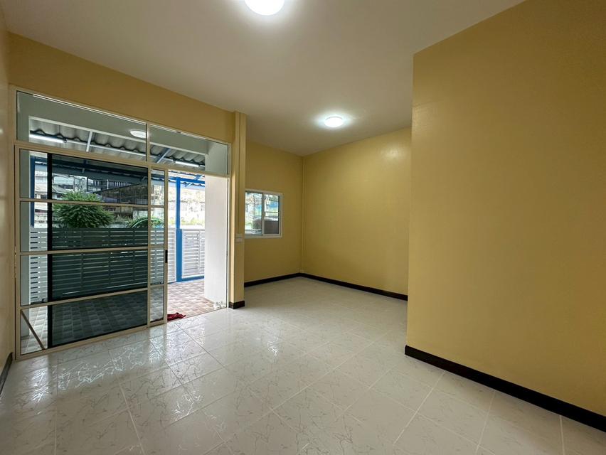 ให้เช่า!! ทาวน์โฮม 3 ชั้น บ้านลูกกอล์ฟ พรีเมี่ยม ( หลังมุมถนนเมน ) ตรงข้ามไม่ชนใคร เมืองทองธานี ปากเกร็ด รีโนเวทใหม่ บ้านพร้อมเช่าทันที 4