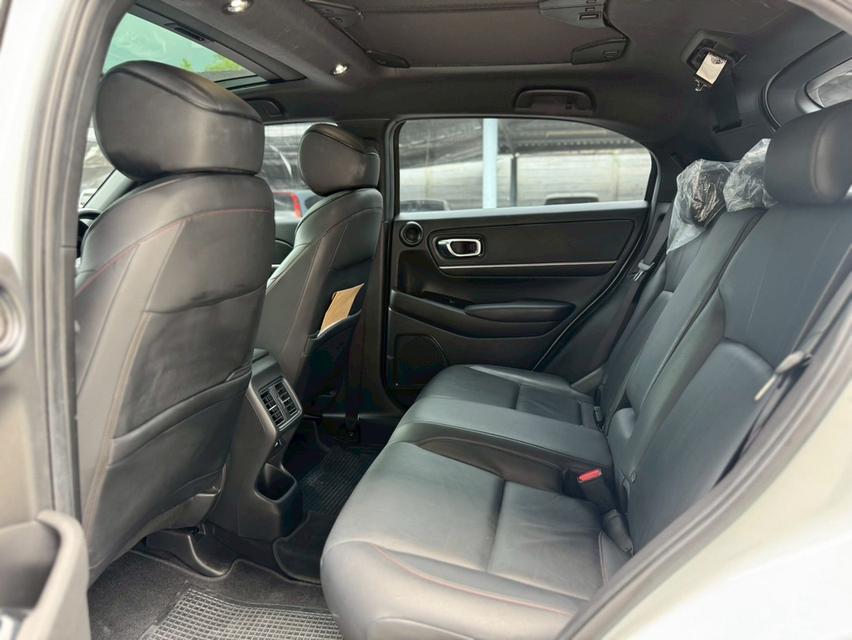 HONDA HRV Wagon 4dr e:HEV RS E-CVT FWD 1.5i (Hybrid) Y22 สีขาว 13