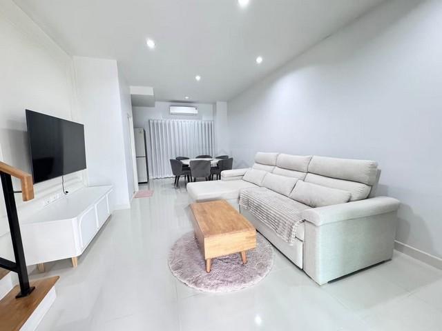 ให้เช่าทาวโฮม 3 ชั้น 3 ห้องนอน บ้านกลางเมือง พระราม 9-กรุงเทพกรีฑา (ตัดใหม่) บ้านใหม่ตกแต่งครบ พร้อมเข้าอยู่ ใกล้เตรียมอ 3