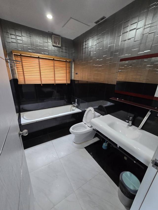 ให้เช่าพื้นที่ ชั้น 3 ย่านเอกมัย(ถนนซอย) เหมาะทำโชว์รูม ออฟฟิศ​ ฯลฯ พื้นที่ 78 ตรม พร้อมเข้าอยู่ 7