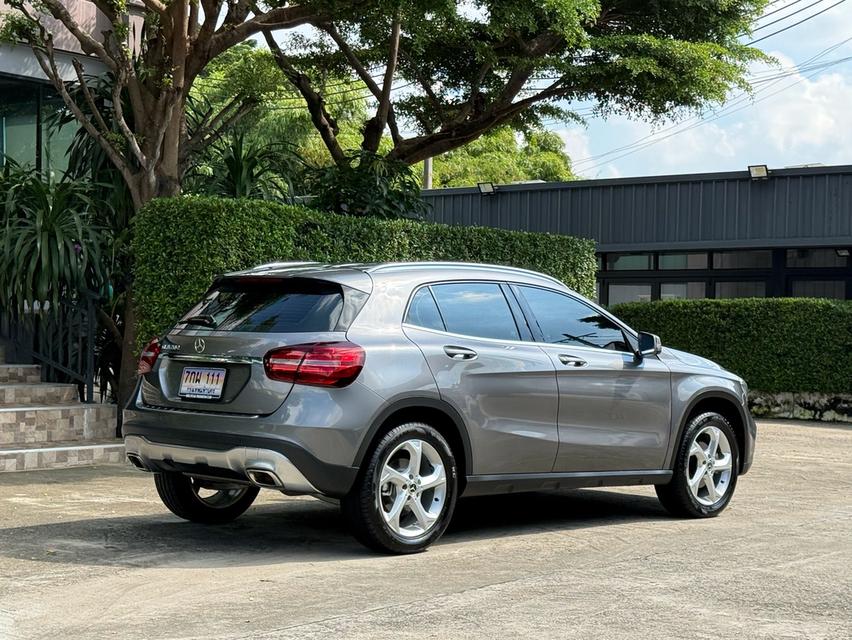 2019 BENZ GLA200 FACELIFT รถมือเดียวออกป้ายแดง รถวิ่งน้อย เข้าศูนย์ตามระยะ รถไม่เคยมีอุบัติเหตุครับ รูปย่อยที่ 3