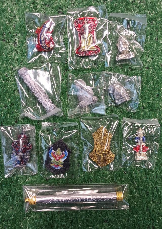 เหรียญหล่อ งานหล่อ ตะกรุดหลวงปู่หมุน วัดบ้านจาน หลวงปู่อิ่ม วัดทุ่งนาใหม่(รับรวม 11 องค์กล่องครบ)