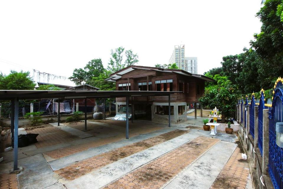 ขายบ้านพร้อมที่ดิน บ้านไม้เรือนไทย 3 ห้องนอน ติดคลองบางขุนเทียน ทำเลดี ใกล้ BTS วุฒากาศ 150 ม. 3