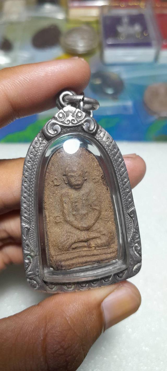 หลวงปู่สุข วัดโพธิ์ทรายทอง จ.บุรีรัมย์ พิมพ์เล็บมือ ออกวัดโพธิ์ ปี2512 เนื้อดิน 1