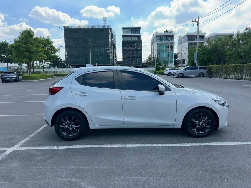 รหัสรถ QT5217 MAZDA 2 1.3 Sport S Leather เกียร์ Auto สีขาวมุกพรีเมียม (Snowflake White Pearl) ปี 2022 แท้ 7