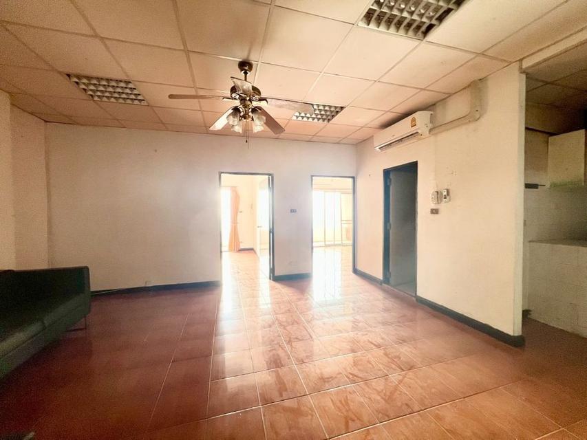 [For Sale] ขายคอนโด 2 ห้องนอน ถูกสุดในโครงการ คันทรี คอมเพล็กซ์ บางนา (Country Complex Bangna) ที่จอดรถ 2 คัน ใกล้ BTS บางนา 3