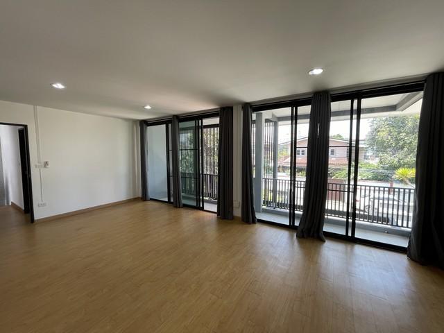 ให้เช่าบ้านเดี่ยว 2 ชั้น 60 ตร.ว. หมู่บ้าน ต.รวมโชค ย่านลาดพร้าว ใกล้ MRT โชคชัย 4 4