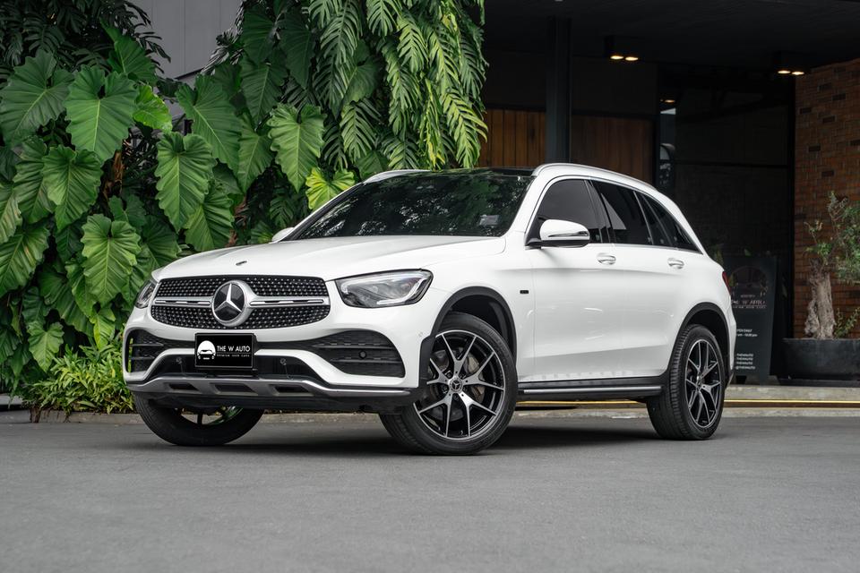 [NEW] “Mercedes-Benz GLC300e AMG 4matic Dynamic” ปี 2020