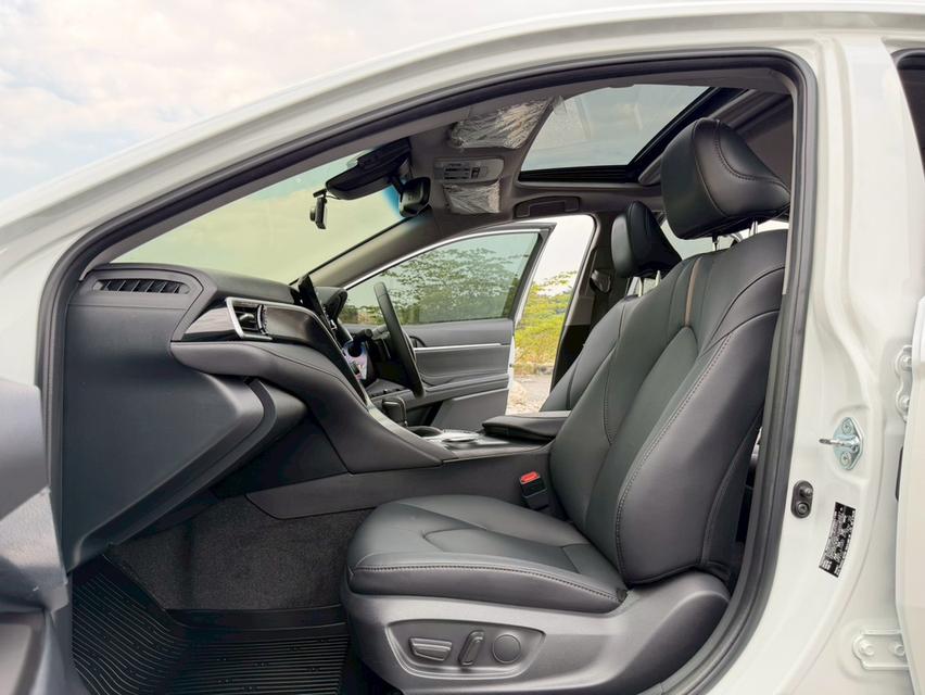 TOYOTA CAMRY 2.5 HEV Premium MNC Sunroof ปี23 สีขาวมุก สวยสุดในรุ่น มือเดียว สภาพป้ายแดง 9