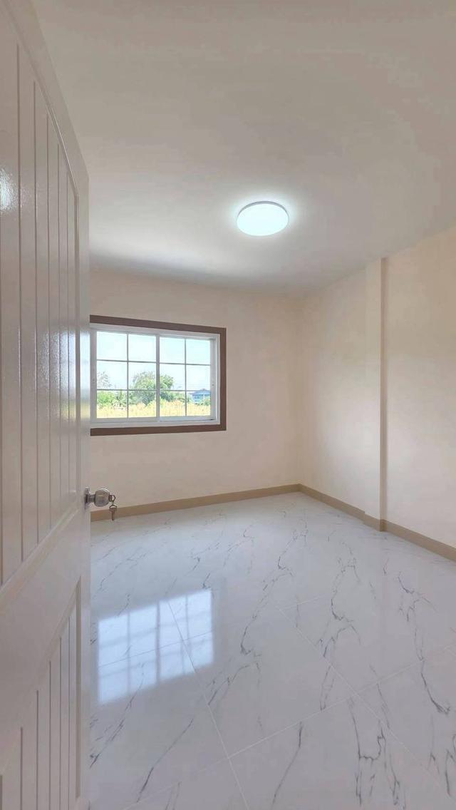 🍒หมู่บ้านอิมพีเรียลเพลส-ซอยลาดปลาดุก🍒ทาวน์เฮ้าส์ 2 ชั้น หลังตลาดJAS GREEN  ห่างจากกาญจนาภิเษกเพียง 2 กิโลเมตร ถนนเมนในโครงการกว้าง12 เมตร 14