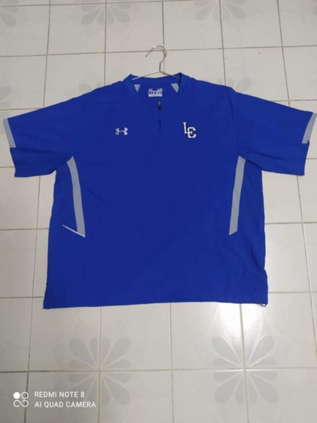 เสื้อ กีฬา แบรนด์ดัง Under Armour สภาพเหมือนใหม่ รูปที่ 2