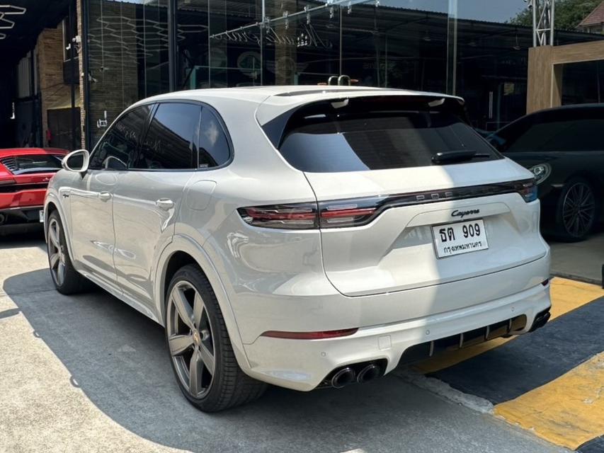 Porsche Cayenne 3.0 E-hybrid ปี 2023 สีพิเศษ crayon รถออก AAS ใช้งานน้อยมาก รูปที่ 3