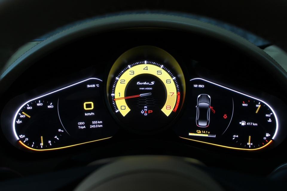 รหัสรถ JRS8555 เข้าใหม่กับ Porsche Cayenne V6 3.0 d Turbo ปี 2012 18