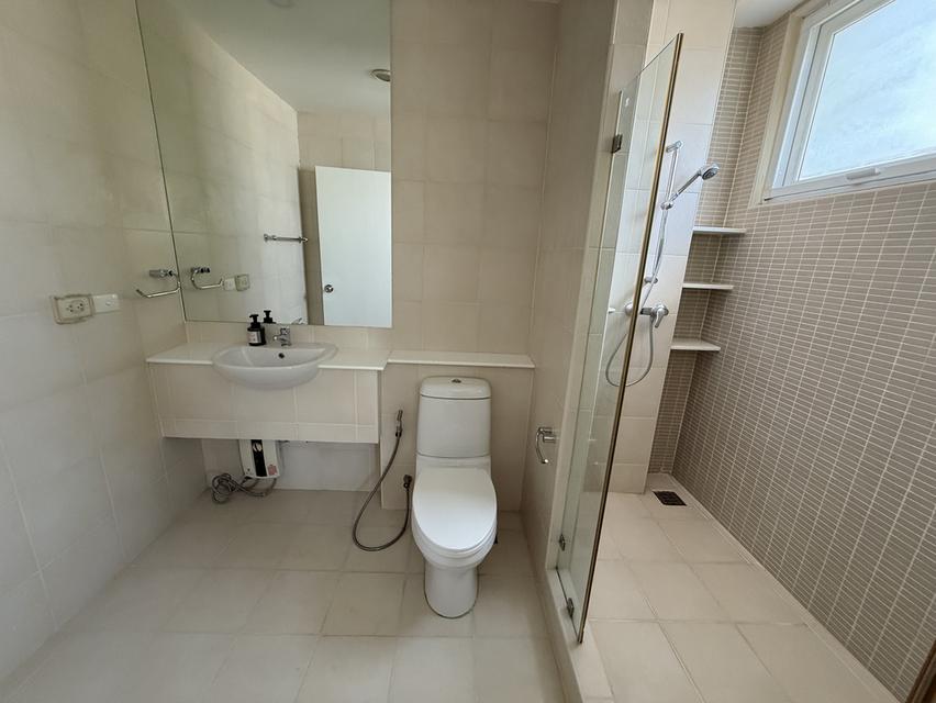 House/Private Unit for Rent in Ekkamai 22 | Separate Entrance | Independent Living Space in a Semi-Detached House 15