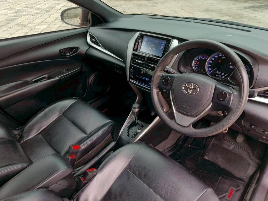 TOYOTA YARIS 1.2 MID Hatchback สีแดง ปี 2020 8