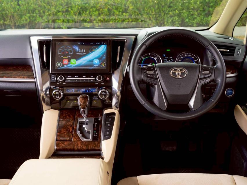 Toyota Vellfire 2.5 HYBRID X E-Four ปีจด 2020 14