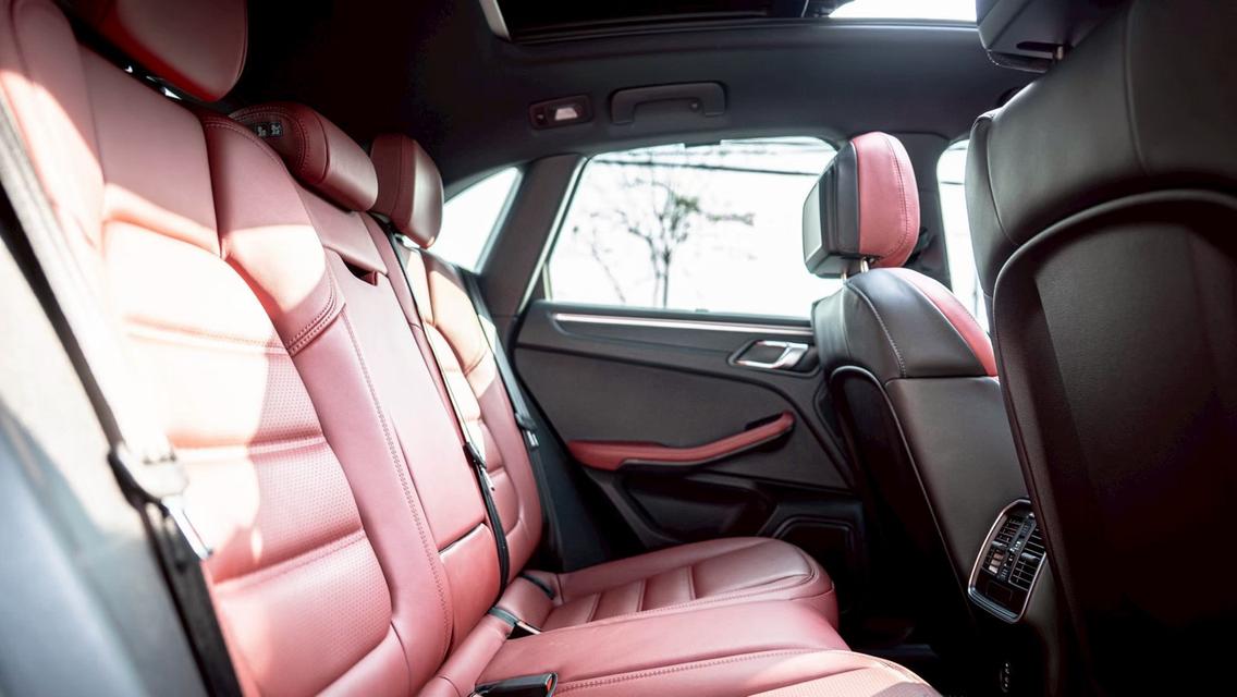 Porsche Macan 2023 Full Option !!! คันนี้กด Option มาเกือบล้าน รถศูนย์ AAS เลขไมล์แท้เพียง 5,000 กม. เท่านั้น รูปที่ 19