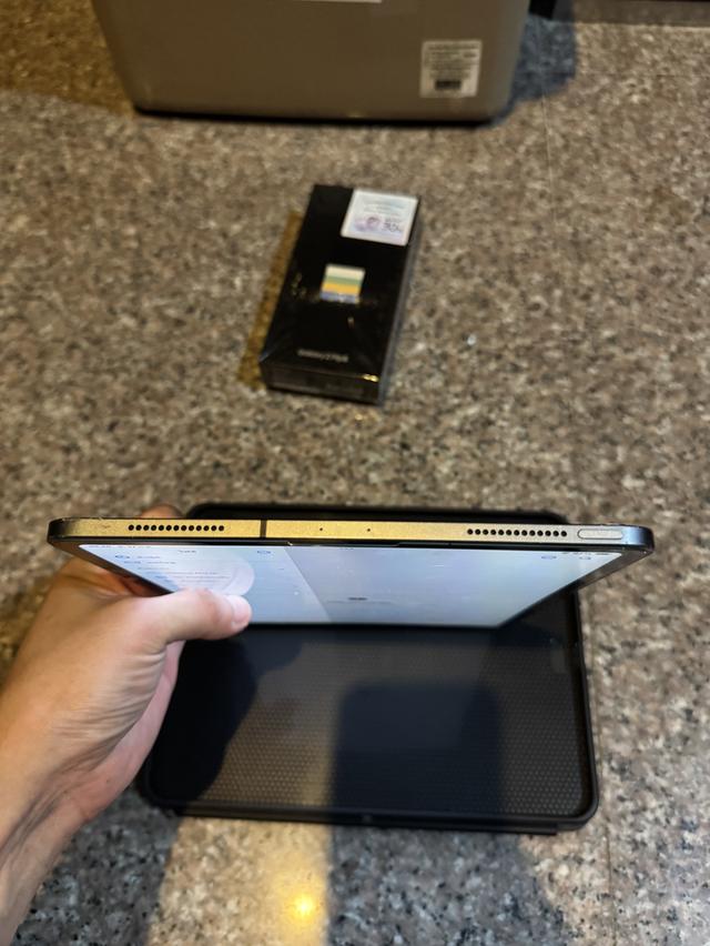 ขายiPadPro11นิ้วสีดำ64กิ๊กWifi Celluer ใส่ซิมได้สวยๆใช้งานดีทุกๆฟังชั่นถูกๆ