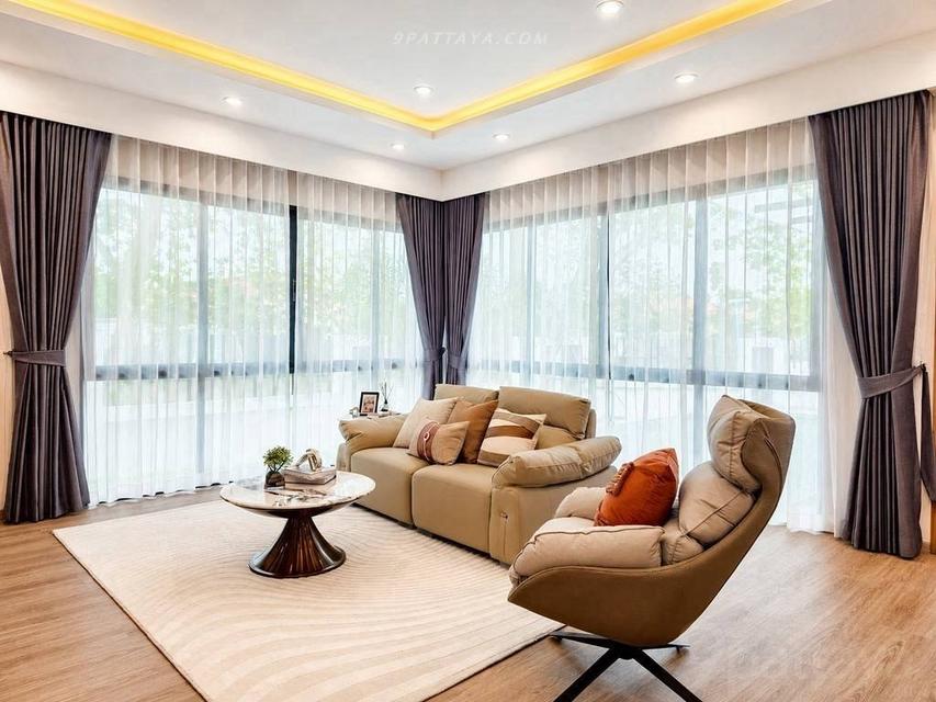 For Sale — Pool Villa near Jomtien BeachSpecial price pool villa in Soi Chaiyapruek, 1.5 km Jomtien Beach. Land size: 93.5 sq.wah 236 sq.m. 4 bedrooms 6
