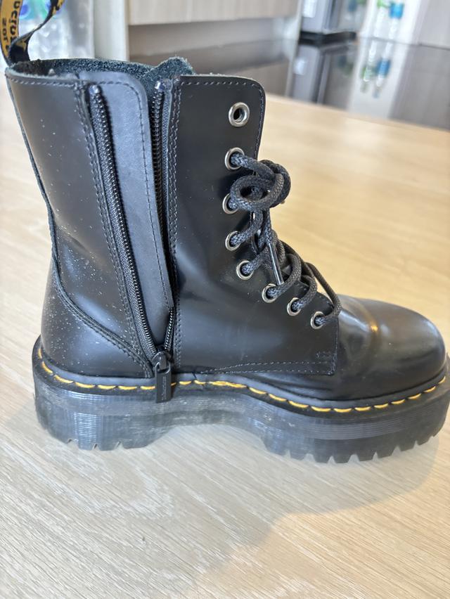 รองเท้าDr.Martens 4
