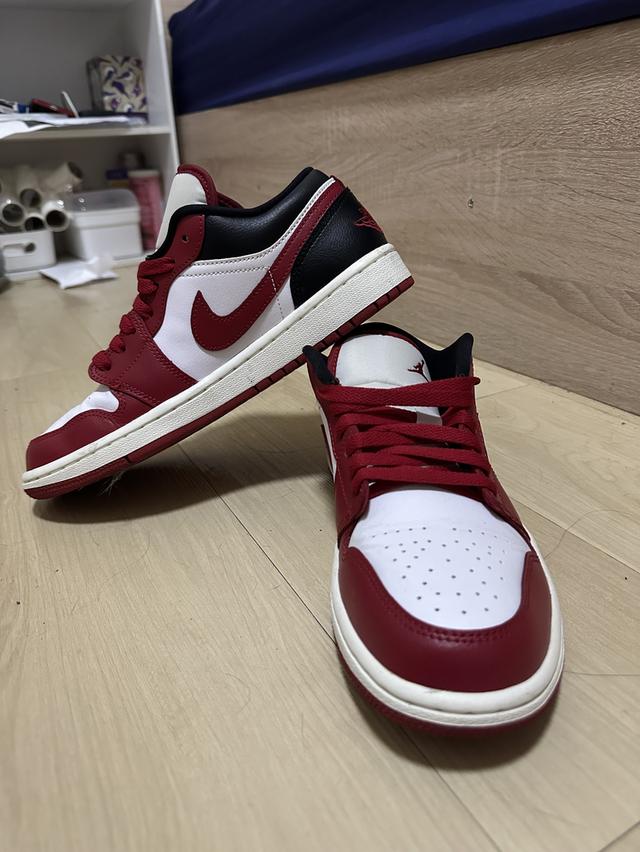 Jordan 1 Low Reverse Black Toe (Women's)