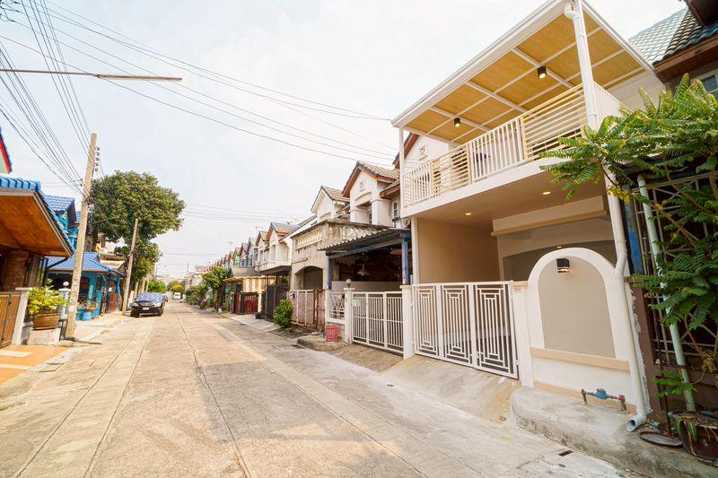 *ฟรีโอน*ขายทาวน์เฮ้าส์รีโนเวทพร้อมอยู่ หมู่บ้านลุมพินี ติดถนนกาญจนาภิเษก ใกล้เซ็นทรัลเวสต์เกต บางบัวทอง นนทบุรี. 9