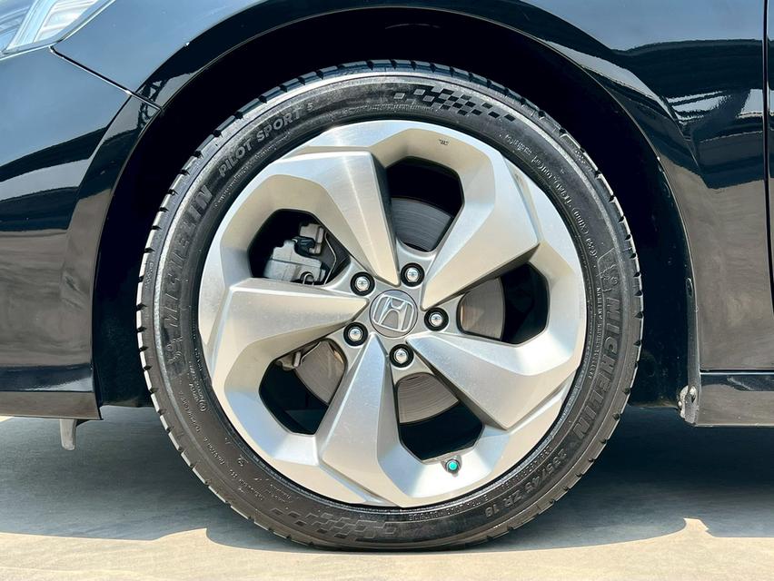 HONDA ACCORD 2.0 Hybrid TECH ปี2019 สีดำ