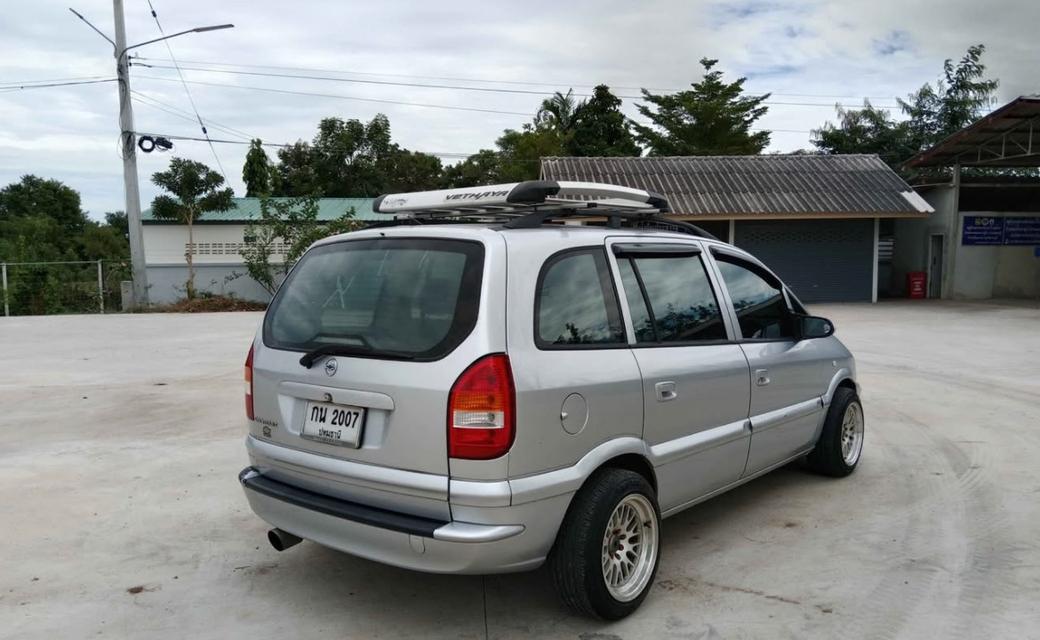 Chevrolet Zafira ปี 2000 3