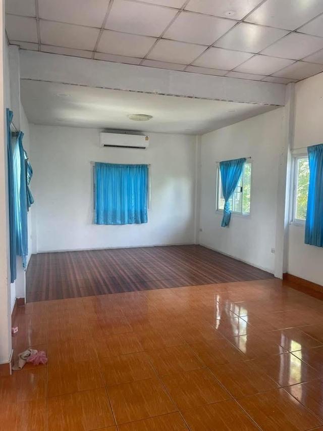 บ้านพร้อมที่ดิน 4 ห้องนอน 3