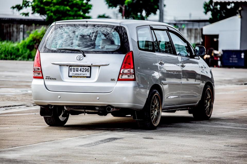 Toyota INNOVA 2.0V AT ปี 2007 สีเทา  6