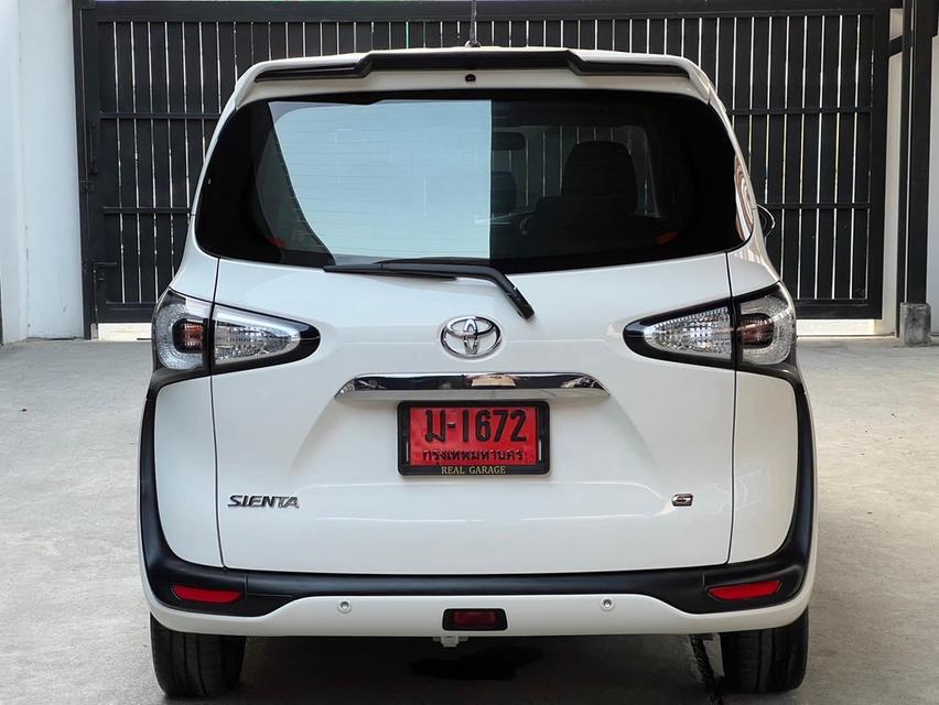 Toyota SIENTA 1.5G Wagon 11