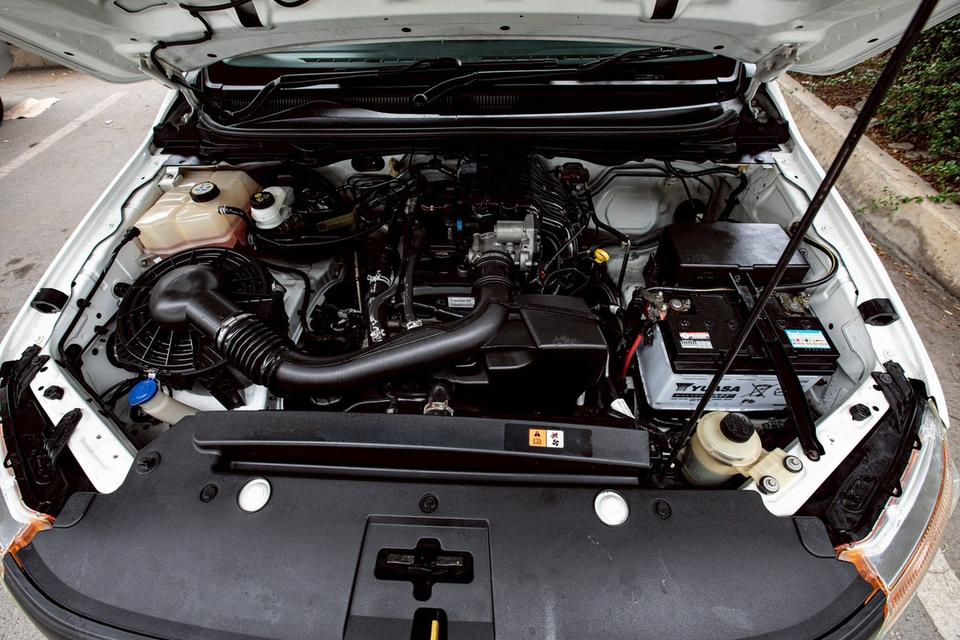FORD RANGER 2.5 XLS STANDARD CAB ปี 2014  สีขาว  9
